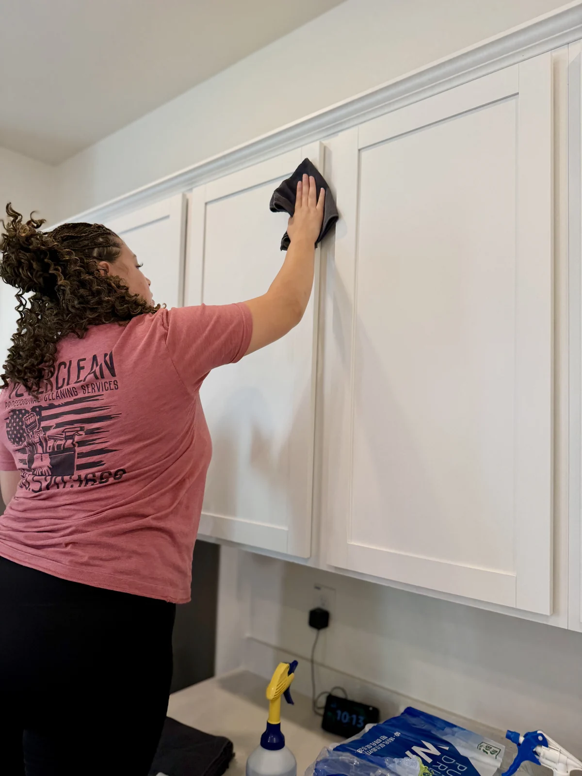 Home organization and cabinet cleaning in a Chandler Arizona kitchen