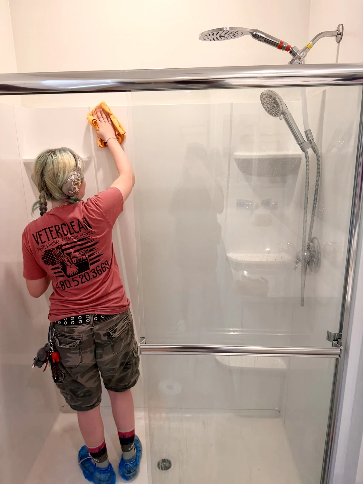 Streak-free natural glass cleaning on shower doors in Tempe AZ