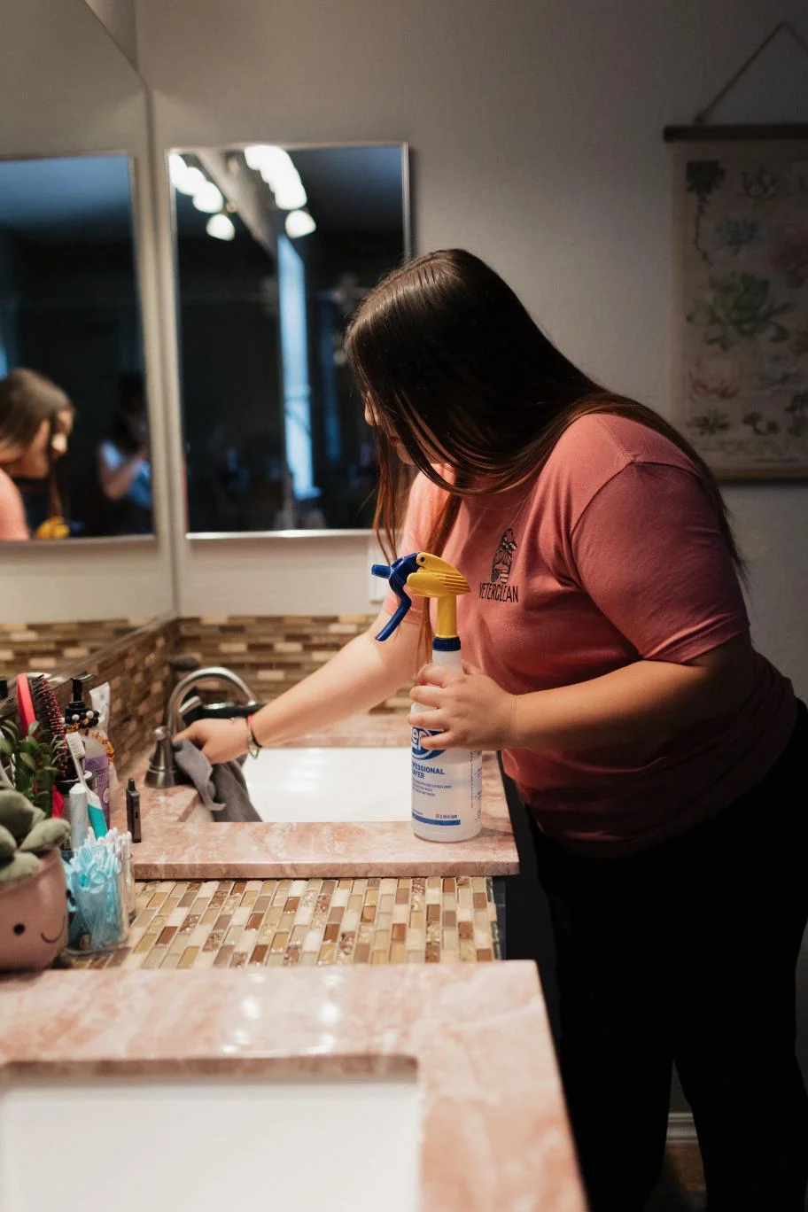 Deep bathroom cleaning